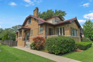 925 Linden Avenue, Oak Park, IL 60302
