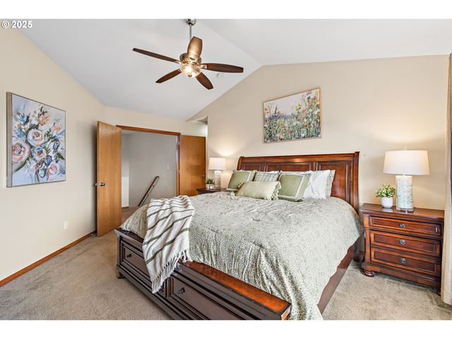 20794 WALNUT St Ne, Aurora, OR 97002