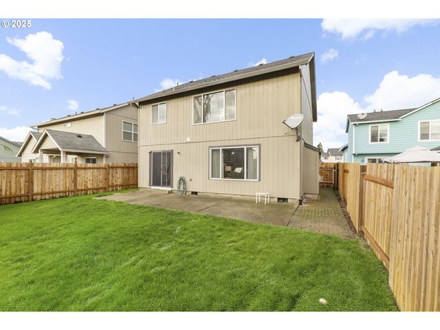 20794 WALNUT St Ne, Aurora, OR 97002