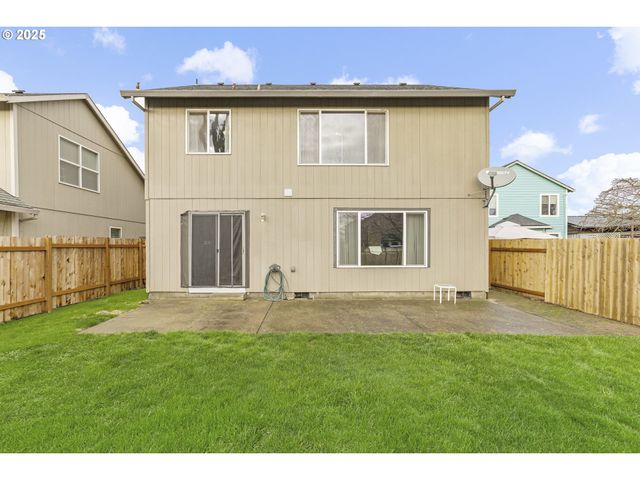 20794 WALNUT St Ne, Aurora, OR 97002