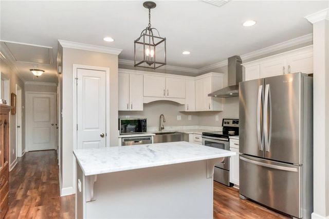1102 Pinemont Drive, Mobile, AL 36609