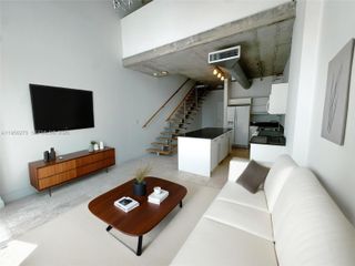 690 SW 1st Ct 2122, Miami, FL 33130