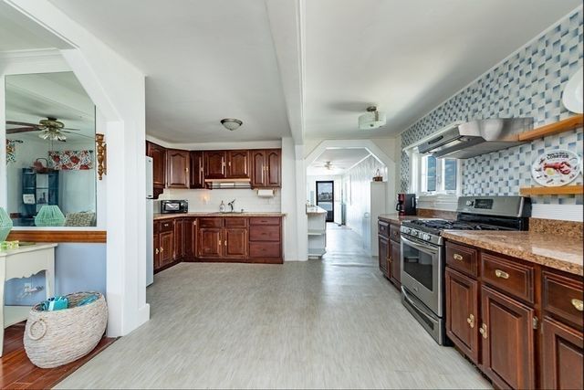158 Cadish Ave, Hull, MA 02045