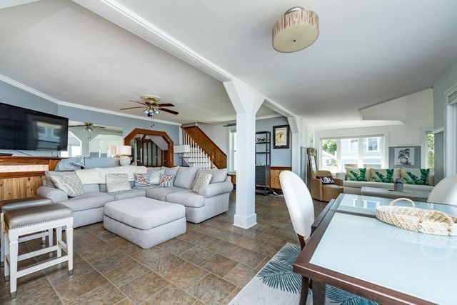 158 Cadish Ave, Hull, MA 02045