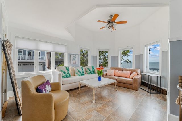 158 Cadish Ave, Hull, MA 02045