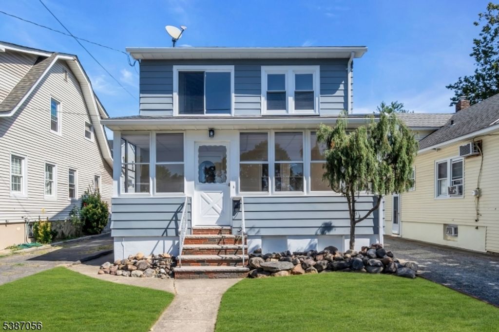 92 Wabash Ave, Clifton City, NJ 07011