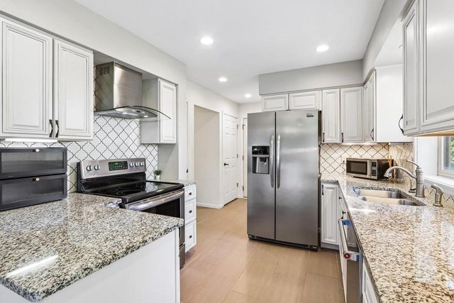 1 Beihoffer Court, Madison, WI 53719