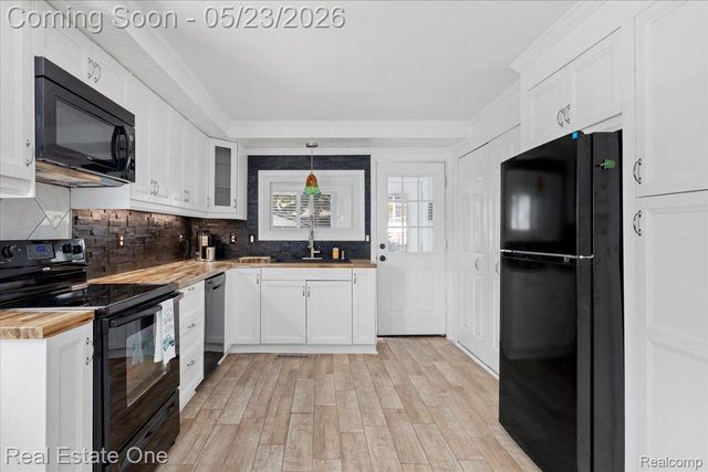 128 S SLATER Street, Lake Orion Village, MI 48362