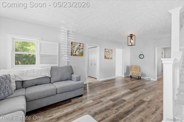 128 S SLATER Street, Lake Orion Village, MI 48362