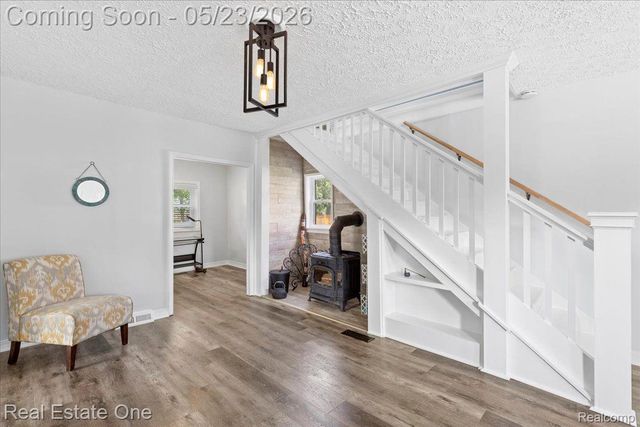 128 S SLATER Street, Lake Orion Village, MI 48362