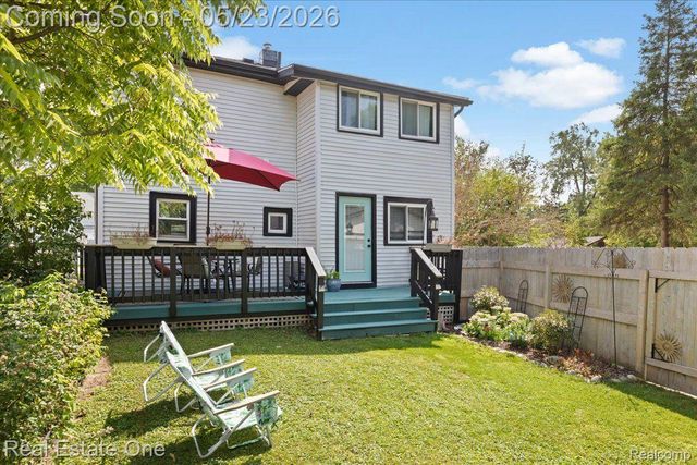 128 S SLATER Street, Lake Orion Village, MI 48362