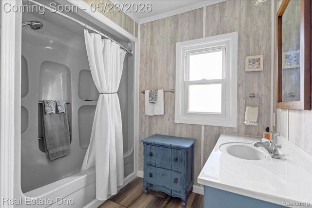 128 S SLATER Street, Lake Orion Village, MI 48362