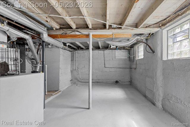 128 S SLATER Street, Lake Orion Village, MI 48362