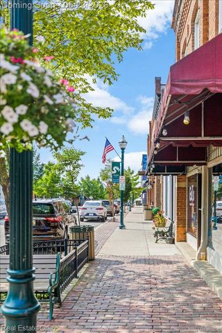 128 S SLATER Street, Lake Orion Village, MI 48362