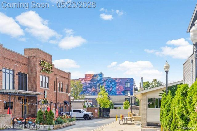 128 S SLATER Street, Lake Orion Village, MI 48362
