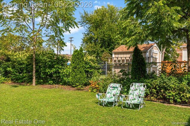 128 S SLATER Street, Lake Orion Village, MI 48362