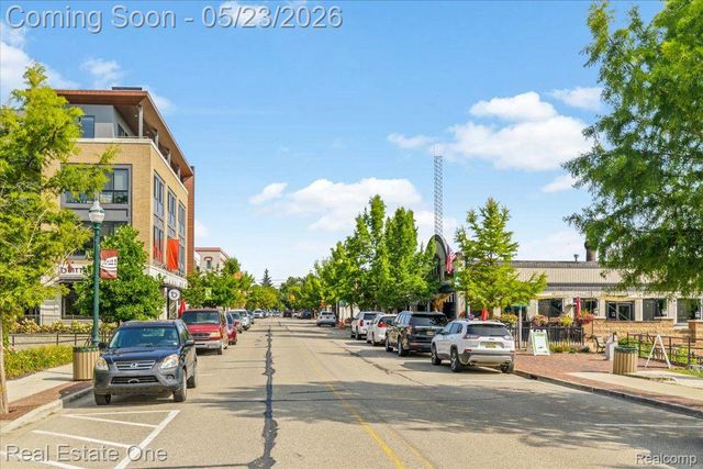 128 S SLATER Street, Lake Orion Village, MI 48362