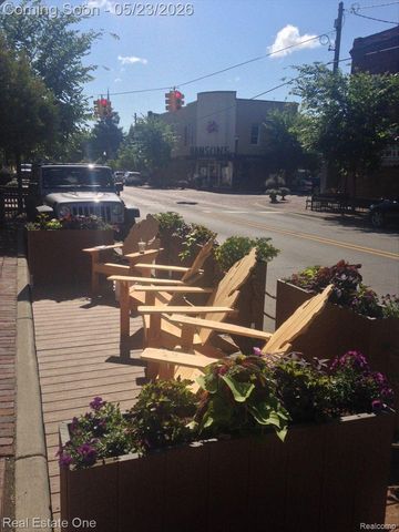 128 S SLATER Street, Lake Orion Village, MI 48362
