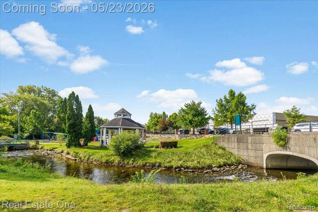 128 S SLATER Street, Lake Orion Village, MI 48362