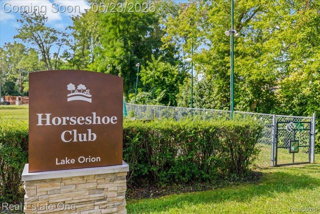 128 S SLATER Street, Lake Orion Village, MI 48362