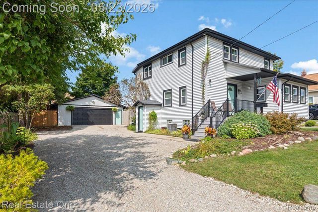 128 S SLATER Street, Lake Orion Village, MI 48362