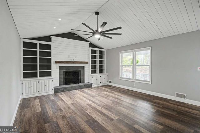 537 Toonigh Road, Woodstock, GA 30188