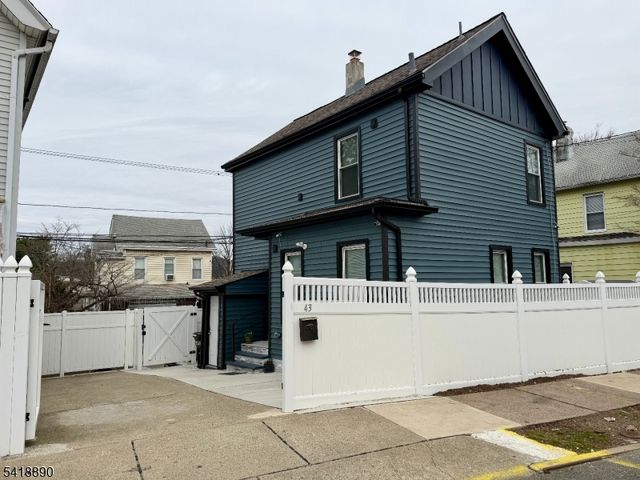 41 N 11Th St, Paterson City, NJ 07522