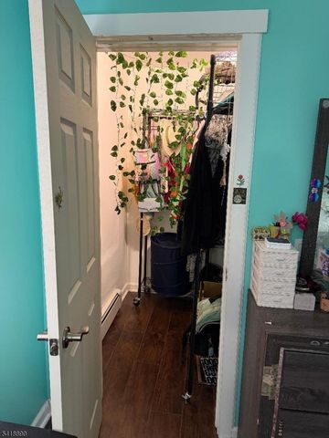 41 N 11Th St, Paterson City, NJ 07522