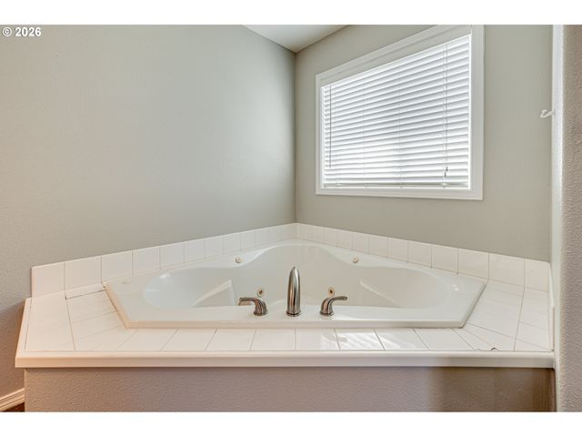 210 TSUGAWA Ct, Woodland, WA 98674