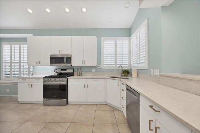7916 HAMPTON COURT, University Park, FL 34201