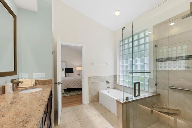 7916 HAMPTON COURT, University Park, FL 34201