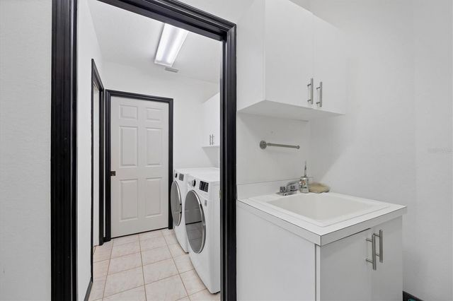 7916 HAMPTON COURT, University Park, FL 34201