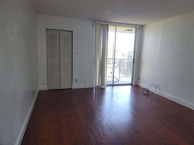 3121 NW 47th Terrace 403, Lauderdale Lakes, FL 33319