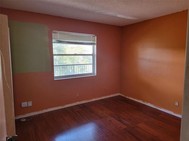 3121 NW 47th Terrace 403, Lauderdale Lakes, FL 33319