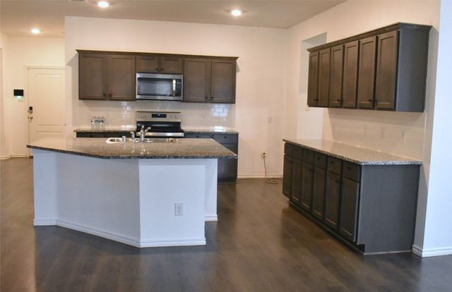 111 Real Quiet Lane, Caddo Mills, TX 75135