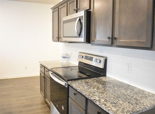 111 Real Quiet Lane, Caddo Mills, TX 75135