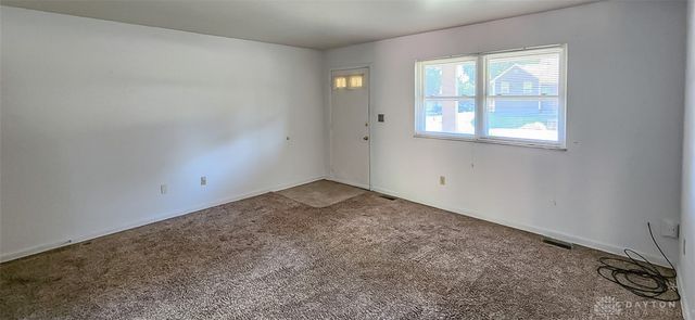 105 N Maple Avenue, Fairborn, OH 45324