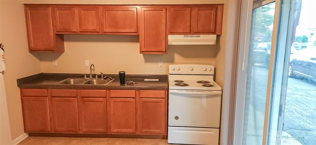 105 N Maple Avenue, Fairborn, OH 45324