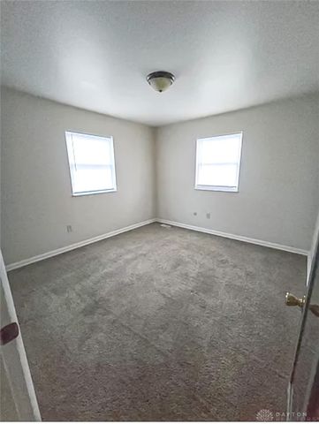 105 N Maple Avenue, Fairborn, OH 45324