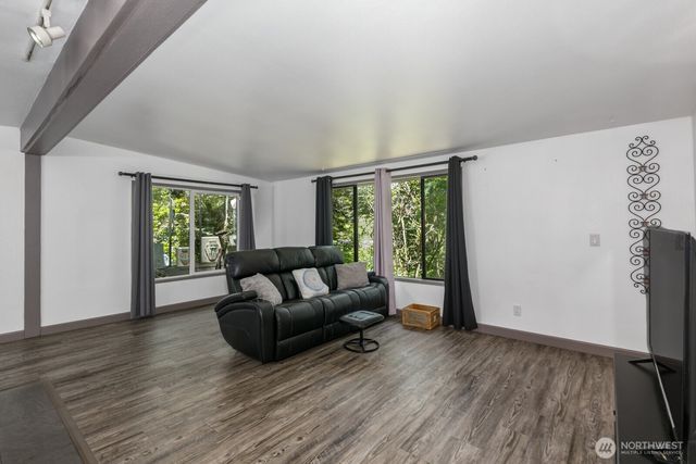 3827 212Th Street SW, Lynnwood, WA 98036
