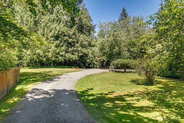 3827 212Th Street SW, Lynnwood, WA 98036