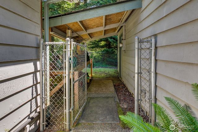 3827 212Th Street SW, Lynnwood, WA 98036