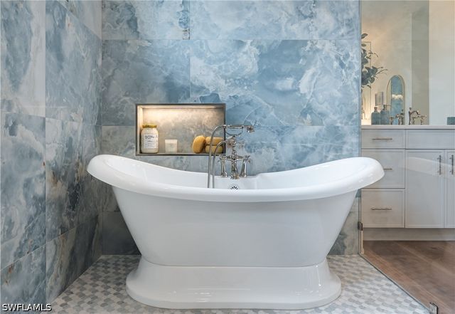 218 Dan River CT, Marco Island, FL 34145