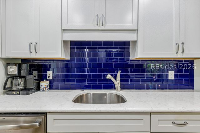 2 Woodbine Pl Apt 47, Hilton Head Island, SC 29928