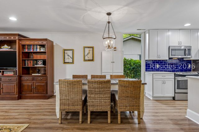2 Woodbine Pl Apt 47, Hilton Head Island, SC 29928