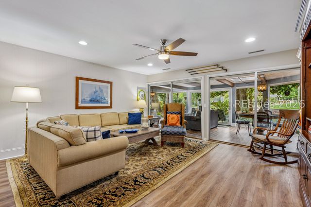 2 Woodbine Pl Apt 47, Hilton Head Island, SC 29928