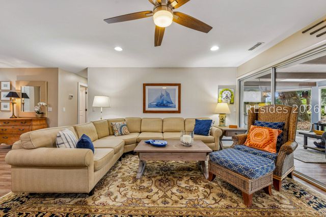 2 Woodbine Pl Apt 47, Hilton Head Island, SC 29928