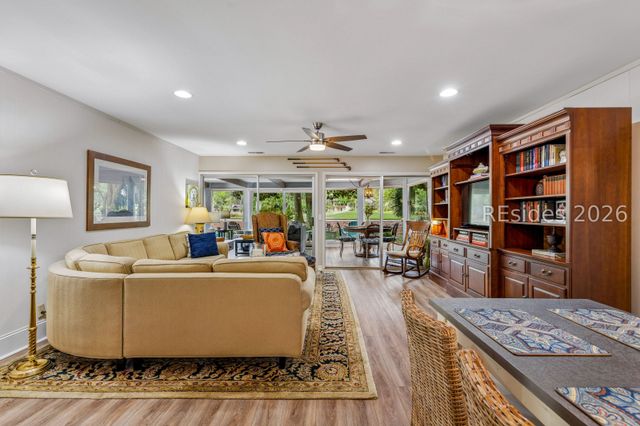 2 Woodbine Pl Apt 47, Hilton Head Island, SC 29928