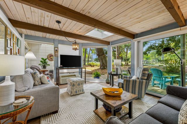 2 Woodbine Pl Apt 47, Hilton Head Island, SC 29928