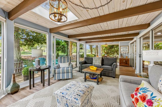 2 Woodbine Pl Apt 47, Hilton Head Island, SC 29928